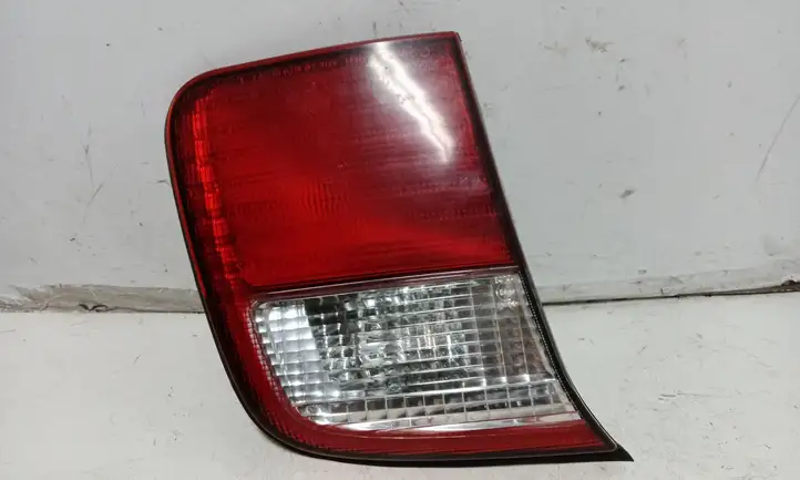 Subaru Forester SF (2000 - 2003) 22620697 Задний фонарь в крышке багажника — фото 1
