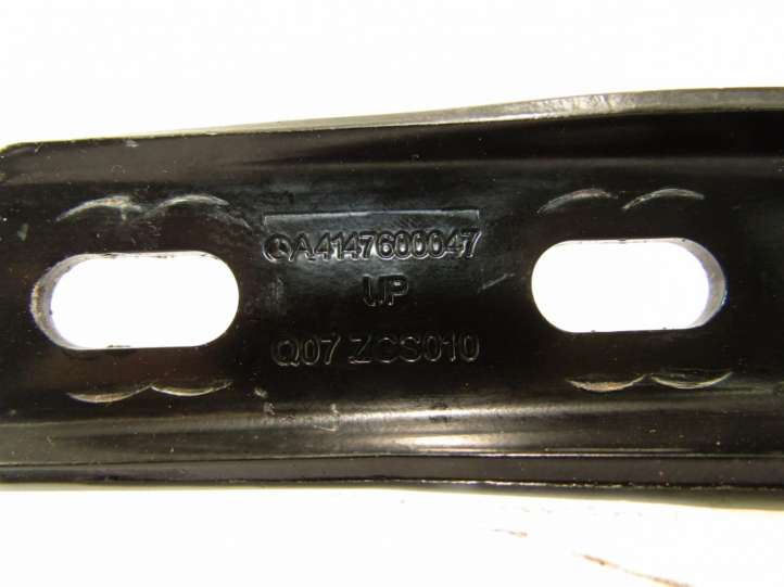 Mercedes-Benz Vaneo W414 (2001 - 2005)   Средняя направляющая ролика / средний шарнир