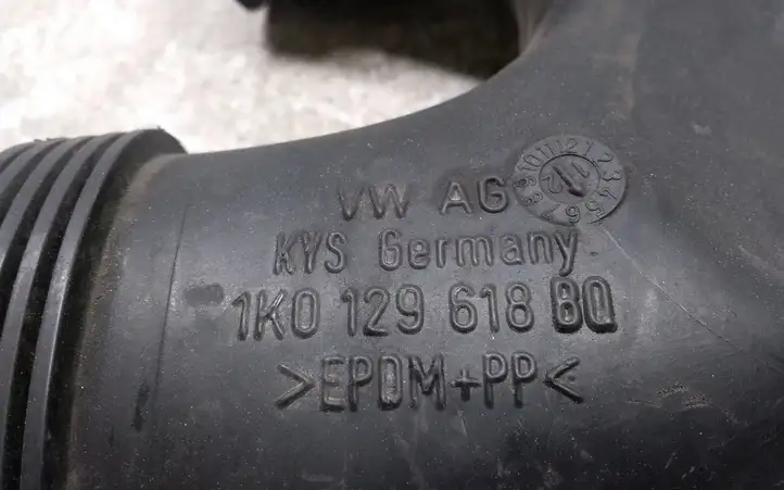 Volkswagen Caddy (2010 - 2015) 1K0129618BQ Детали воздухозаборника — фото 2