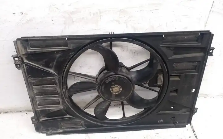Volkswagen Caddy (2010 - 2015) 1K0121205AF Электровентилятор радиатора — фото 1