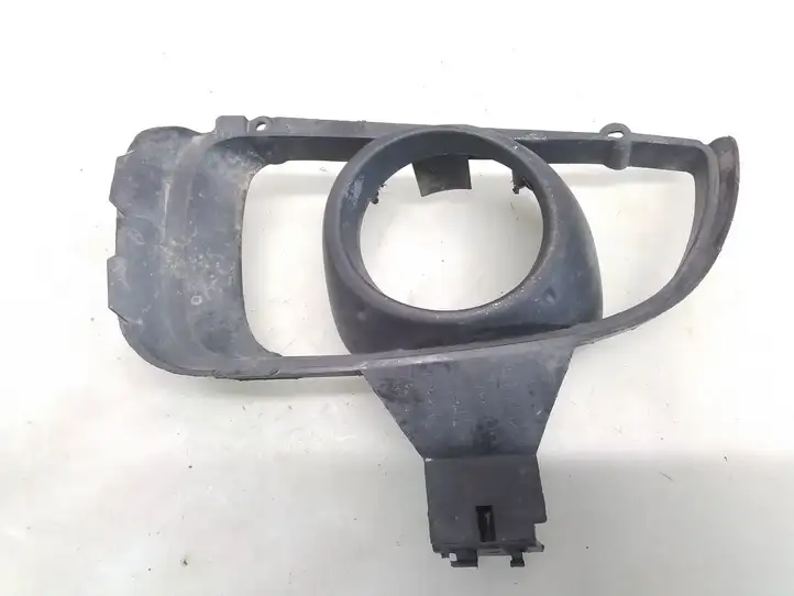 Mazda MPV (1999 - 2006) LD6350C21 Решетка противотуманной фары — фото 1