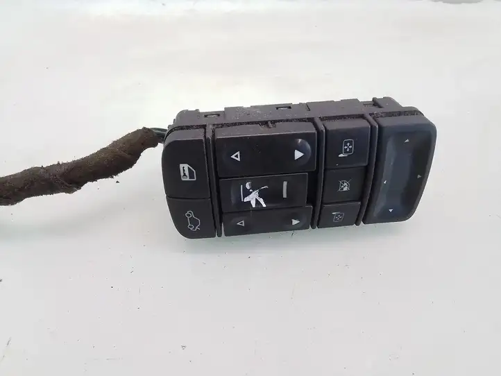 Opel Vectra C (2002 - 2005) 687833988 Блок кнопок стеклоподъемников — фото 1