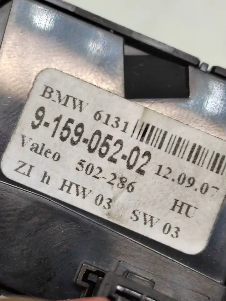 BMW 5 E60 E61 (2004 - 2010) 9159052 Включатель обогрева — фото 9