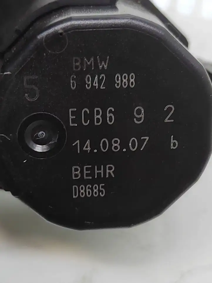 BMW 5 E60 E61 (2004 - 2010) 6942988 Двигатель задвижки потока воздуха — фото 4