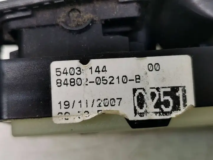 Toyota Avensis T250 (2006 - 2009) 8482005100 Блок кнопок стеклоподъемников — фото 5