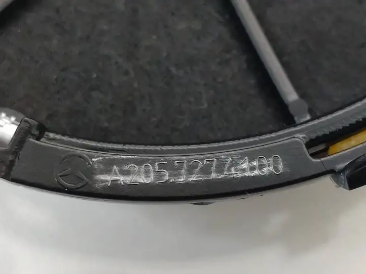 Mercedes-Benz EQC (2018 - ) A2057274100 Накладка динамика задней двери — фото 4