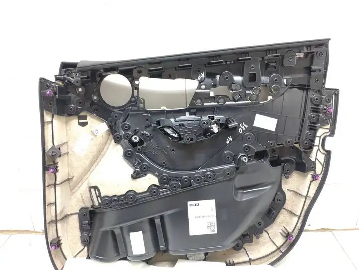 Mercedes-Benz EQC (2018 - ) A1678202701 Обшивка передней двери — фото 26