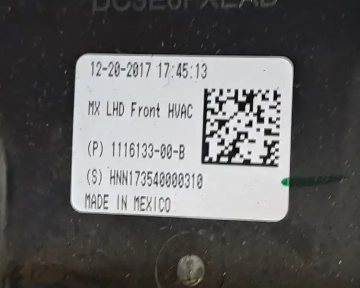 Tesla Model X (2015 - 2021) 111613300B Комплект системы вентиляции салона — фото 13