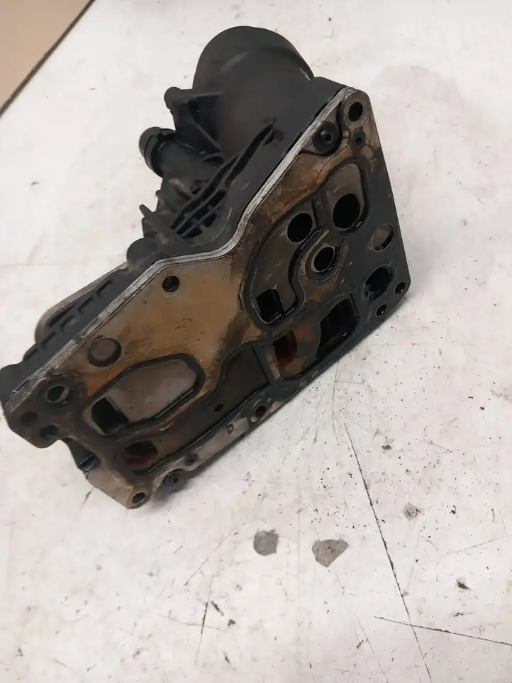 BMW 3 F30 F35 F31 (2012 - 2018) 70377354 Кронштейн масляного фильтра — фото 2