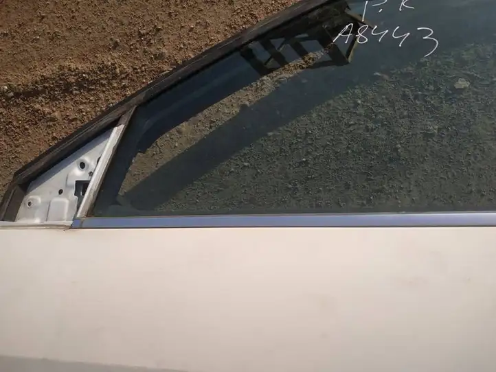 Renault Laguna III (2007 - 2015) Накладка стекла передней двери — фото 3