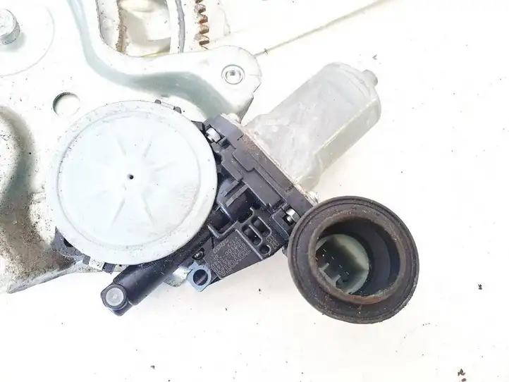 Toyota RAV 4 (XA30) (2006 - 2016) 8572035140 Стеклоподъемник задней двери — фото 2