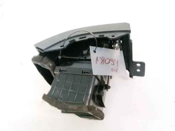 Hyundai Santa Fe (2005 - 2009) 974802B000 Центральный воздушный дефлектор — фото 2