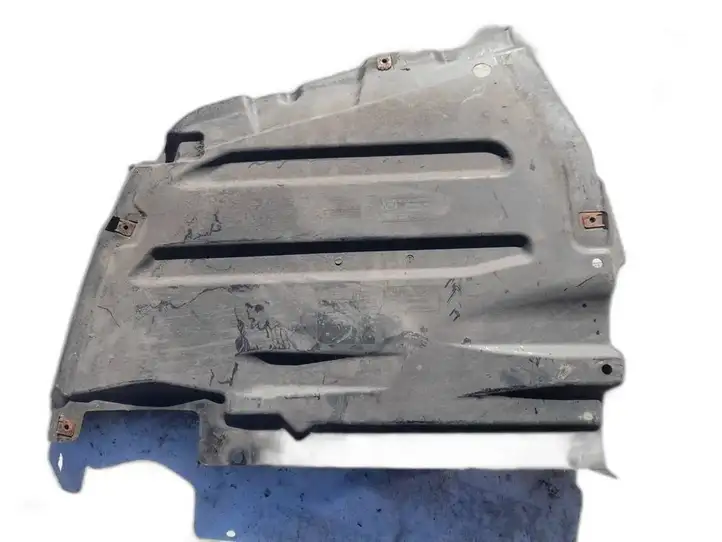 BMW 3 E90 E91 (2005 - 2012) 51758044374 Защита двигателя — фото 1