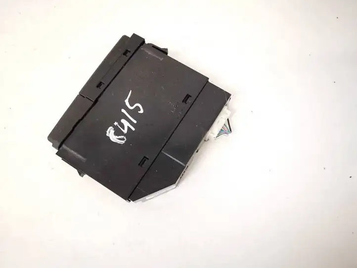 Toyota Avensis T250 (2003 - 2006) 8479005130c Кнопка обогрева стекла — фото 2