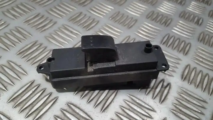 Mazda 3 I (2003 - 2006) bp4k66370 Кнопка стеклоподъемников — фото 1