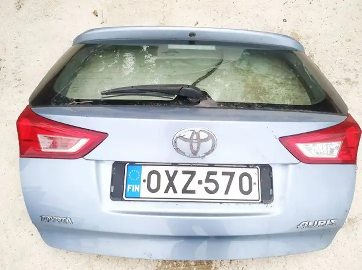 Toyota Auris E180 (2012 - 2018) zydras Крышка багажника — фото 1