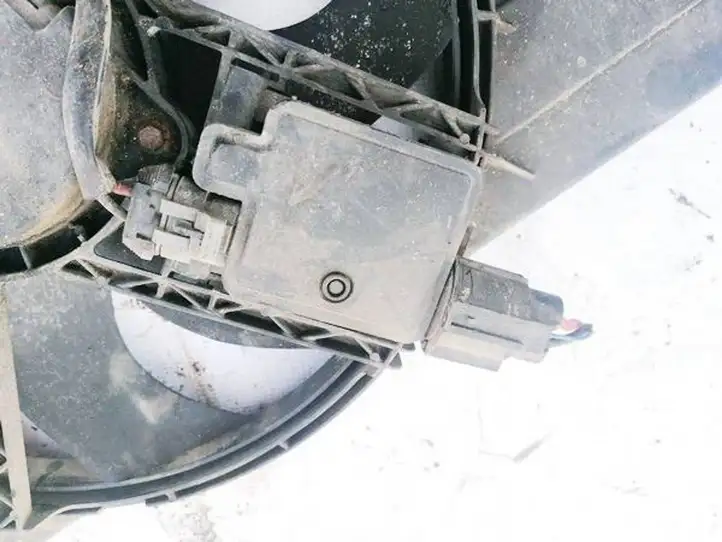 Ford Focus (1998 - 2004) 940002907 Реле вентилятора охлаждения — фото 2