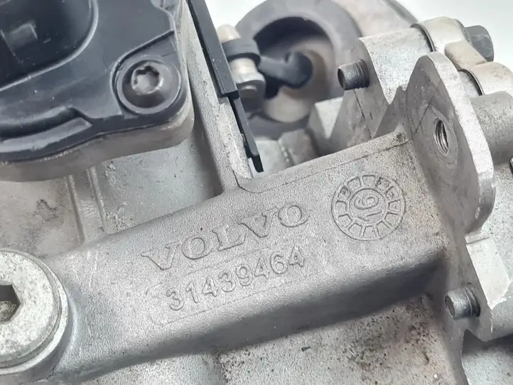 Volvo S90, V90 (2016 - 2020) 31422315 Охладитель клапана EGR — фото 11