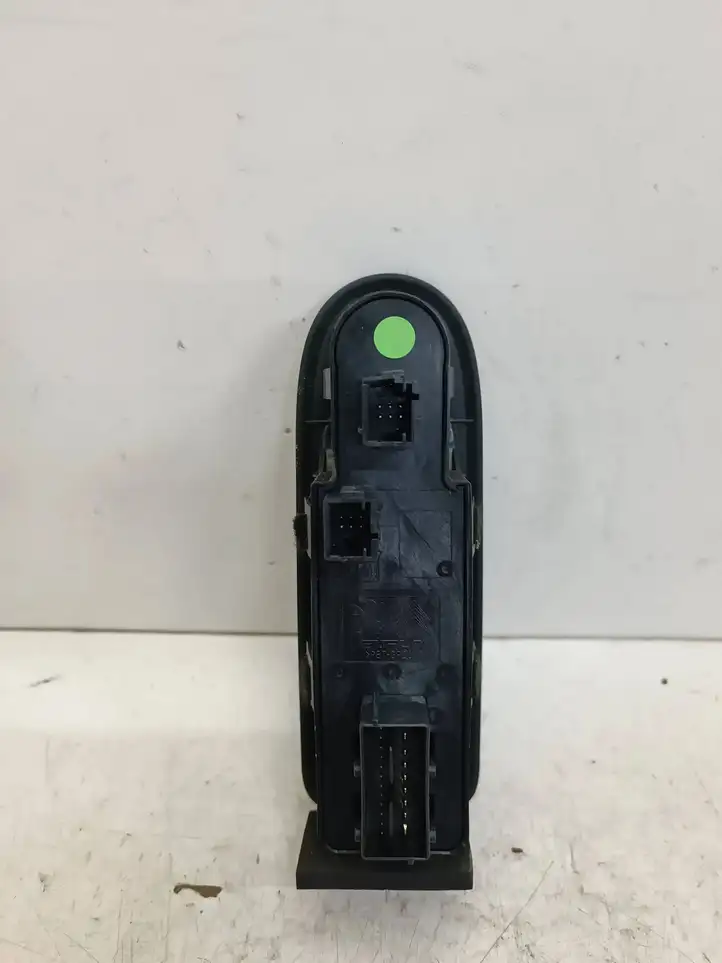 Citroen C5 (2008 - 2017) 96599975XT Кнопка стеклоподъемников — фото 2