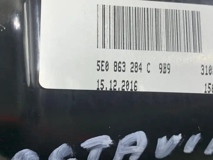 Skoda Octavia Mk3 (5E) (2013 - 2019) 5E0863284C Задняя пепельница — фото 3