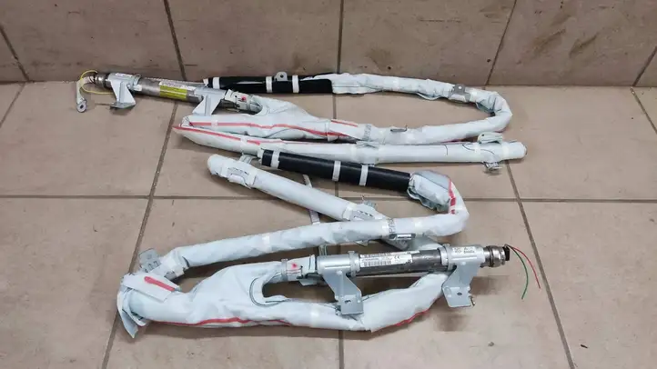 Mitsubishi Outlander (2018 - 2021) 7030A361 Боковая подушка безопасности шторка — фото 1