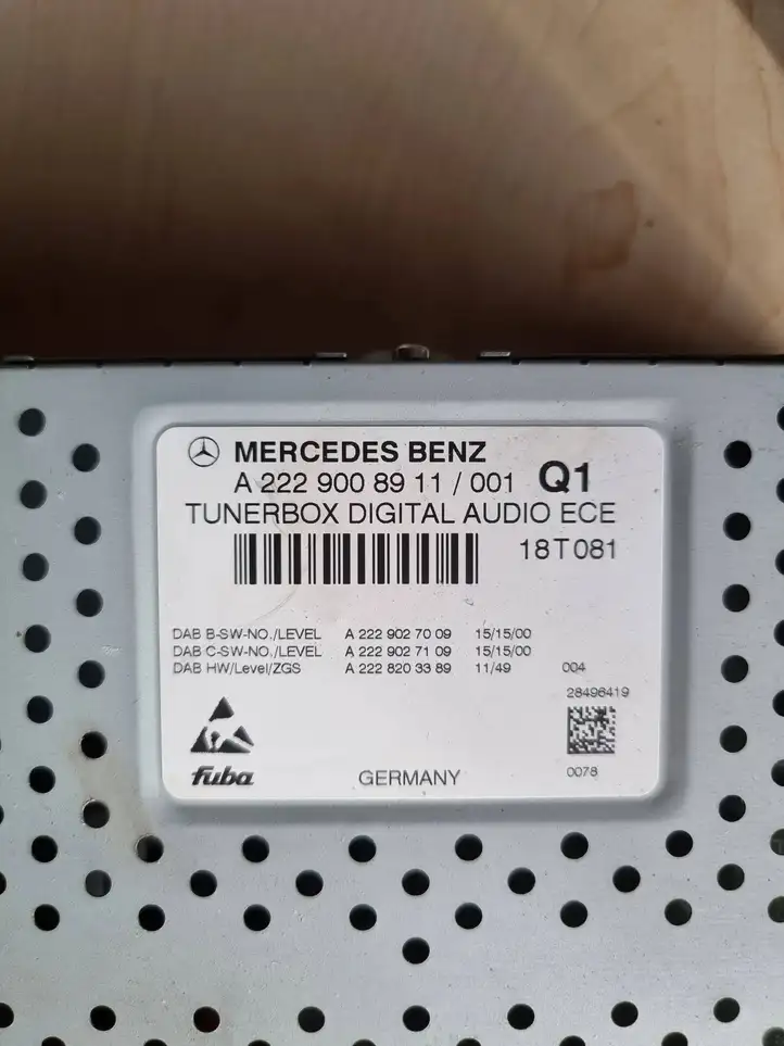 Mercedes-Benz C W205 (2014 - 2021) A2229008911 Магнитола / мультимедийная система — фото 1