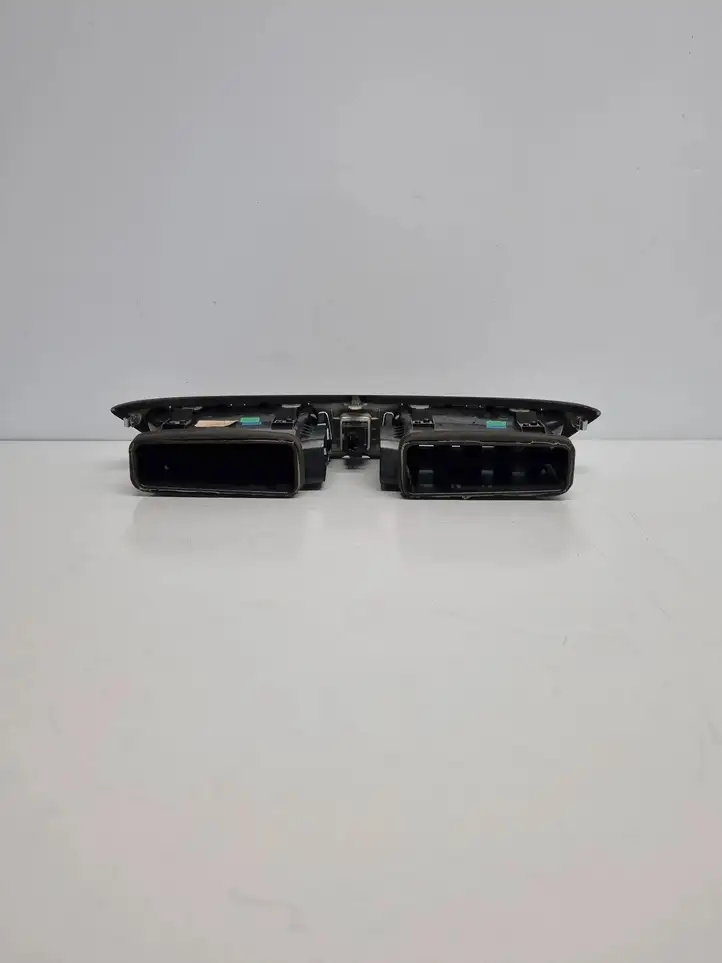 Nissan Qashqai (2013 - 2017) 687504EA0A Центральный воздушный дефлектор — фото 3