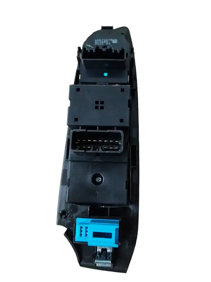 Chevrolet Trax (2013 - 2017) CFL4B727478 Кнопка стеклоподъемников — фото 3