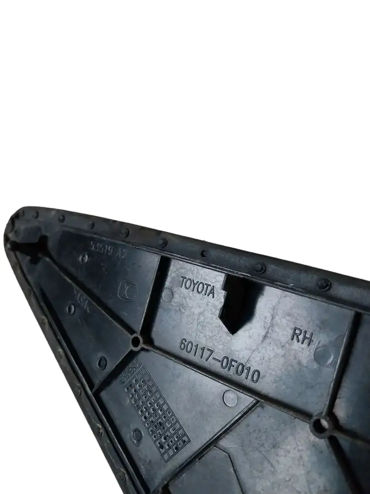 Toyota Corolla Verso AR10 (2004 - 2009) 601170F010 Прочие внешние детали — фото 3