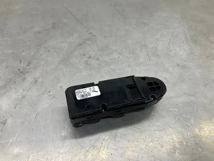 BMW 5 E60 E61 (2004 - 2010) 9122110 Блок кнопок стеклоподъемников — фото 2