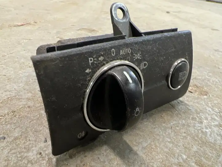 Mercedes-Benz E W211 (2002 - 2009) 2115450104 Включатель фонарей — фото 2