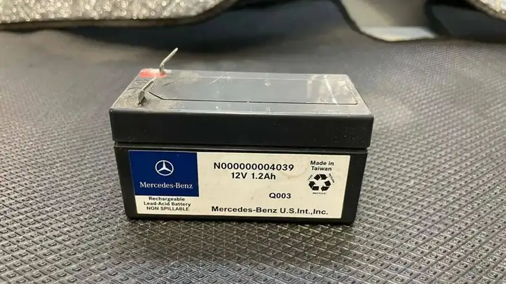 Mercedes-Benz ML W166 (2012 - 2017) N000000004039 Аккумулятор — фото 4