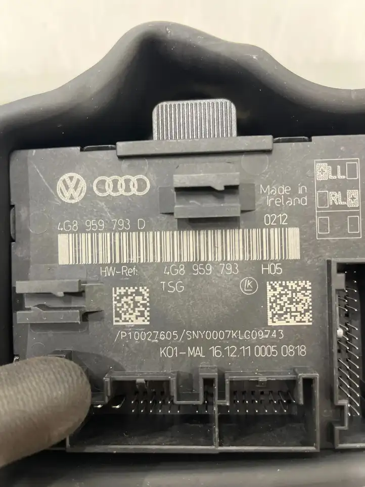 Audi A6 C7 (2011 - 2014) 4G8959793D Блок управления дверью — фото 3