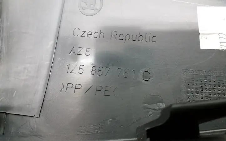 Skoda Octavia Mk2 (1Z) (2004 - 2013) 1Z5867761C Держатель шторки — фото 7