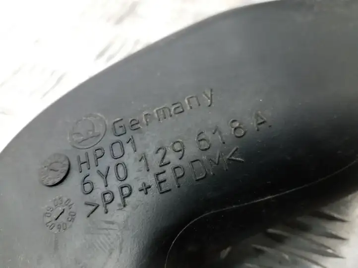 Volkswagen Fox (2005 - 2009) 6Y0129618A Детали воздухозаборника — фото 4