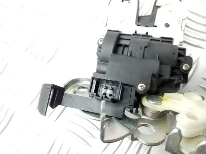 Audi A6 C7 (2011 - 2014) 8K9827505A Замок крышки багажника — фото 2