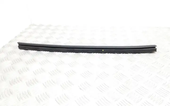 Audi A6 C7 (2011 - 2014) 4G0839479B Уплотнитель стекла задней двери — фото 2