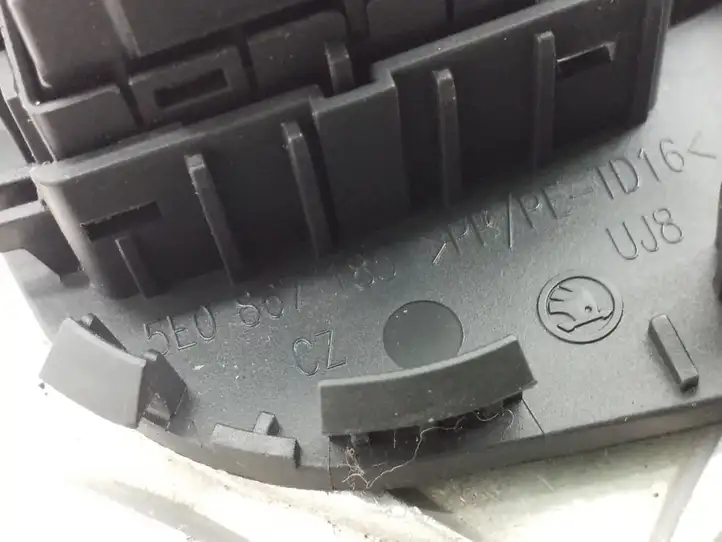 Skoda Octavia Mk3 (5E) (2013 - 2019) 5E0959855 Кнопка стеклоподъемников — фото 4