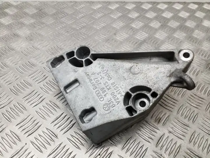 Seat Ibiza IV (6J,6P) (2008 - 2017) 03L199207A Кронштейн двигателя — фото 3