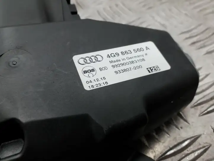 Audi A6 C7 (2014 - 2018) 4G9863560A Механизм шторки багажника — фото 2