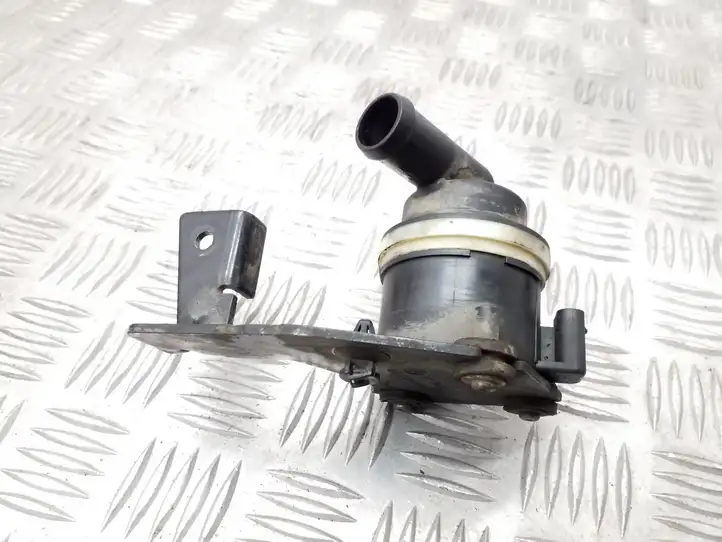 Audi A6 S6 C6 4F (2008 - 2011) 03L965561A Электроциркуляционный насос — фото 2