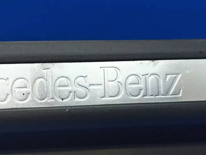Mercedes-Benz C W203 (2000 - 2007) A2036800835 Наружная отделка переднего порога — фото 11