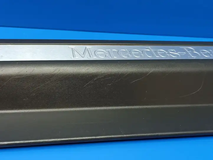 Mercedes-Benz C W203 (2000 - 2007) A2036800835 Наружная отделка переднего порога — фото 5