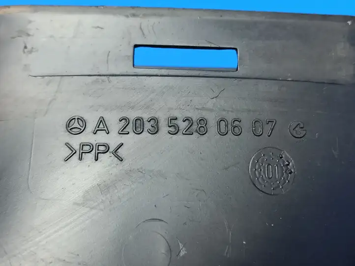 Mercedes-Benz C W203 (2000 - 2007) A2035280607 Детали воздухозаборника — фото 3