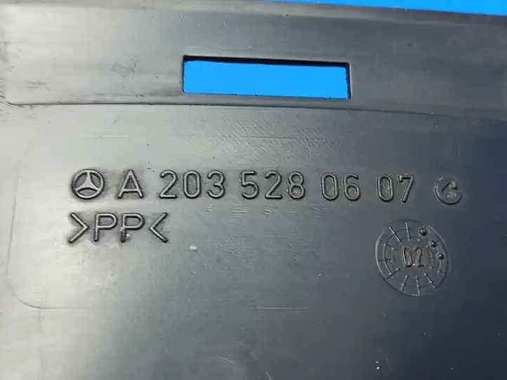 Mercedes-Benz C W203 (2000 - 2007) A2035280607 Детали воздухозаборника — фото 3