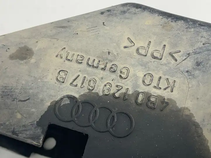Audi A6 S6 C5 4B (2001 - 2004) 4B0129617B Детали воздухозаборника — фото 3