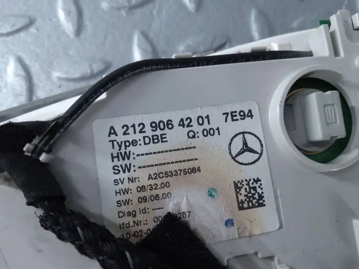 Mercedes-Benz E W212 (2009 - 2016) A2129064201 Передняя подсветка — фото 2