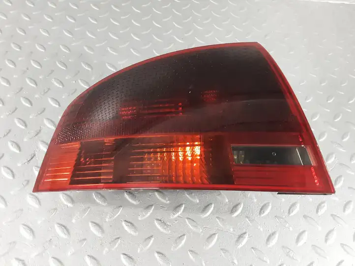Audi A4 S4 B7 8E 8H (2004 - 2009) 8E5945095 Задний фонарь в кузове — фото 6