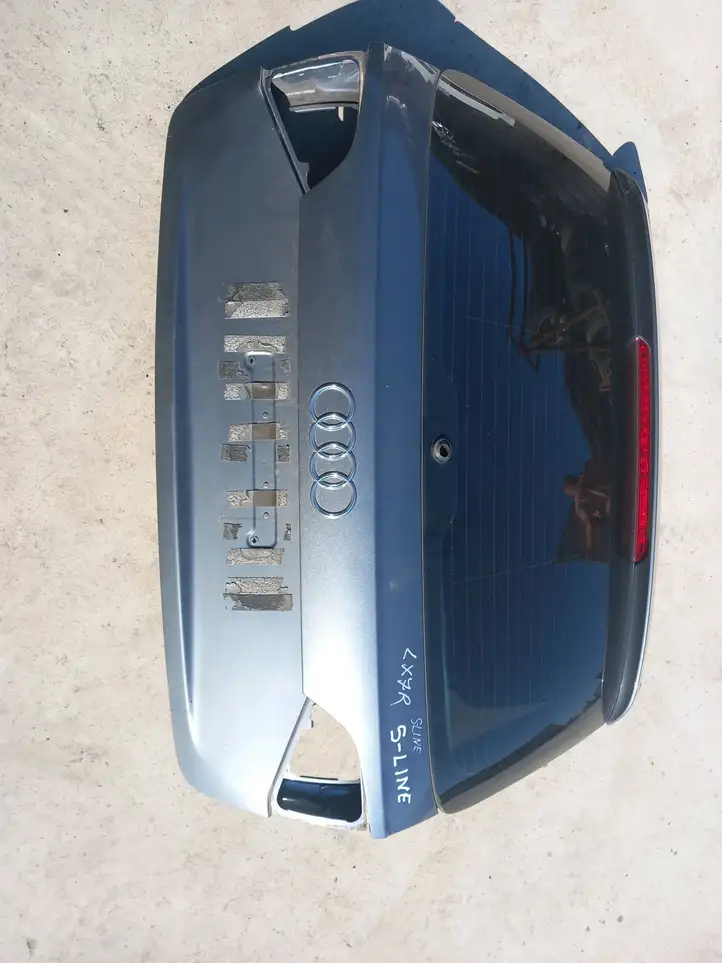 Audi A4 S4 B8 8K (2007 - 2011) Крышка багажника — фото 2