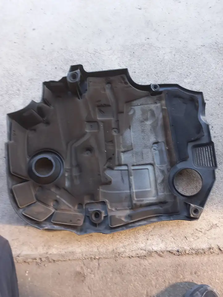 Audi A6 S6 C6 4F (2008 - 2011) 03L103925Q Крышка двигателя декоративная — фото 2